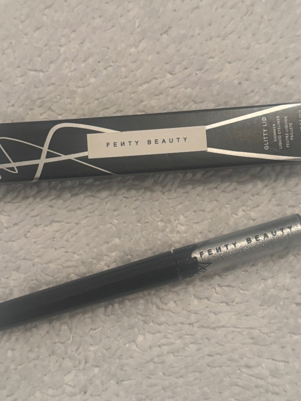 FENTY BEAUTY Glitty Lid Shimmer Liquid Eyeliner in Shade "Chrome at Me"